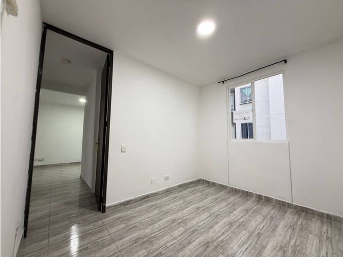 Apartamento de 2 alcobas en venta en Candelaria, 43 m² · foto 10 de 19