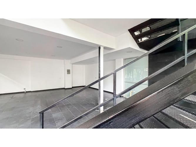 Local en venta en Manila, Medellín, 130 m² · foto 2 de 10