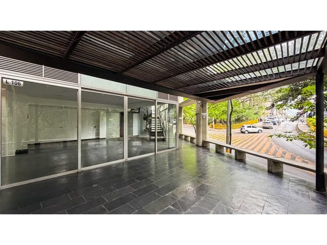 Local en venta en Manila, Medellín, 130 m² · foto 6 de 10