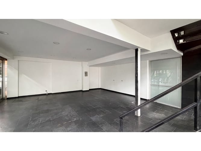 Local en venta en Manila, Medellín, 130 m² · foto 9 de 10