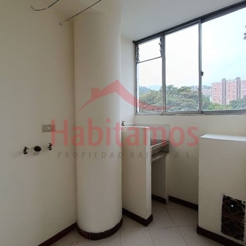 Apartamento de 2 alcobas en arriendo en San Javier No.2, Medellín, 52 m² · foto 6 de 13