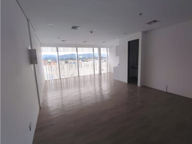 Oficina en venta en Cataluña, Chía, 46 m² · foto 2 de 6