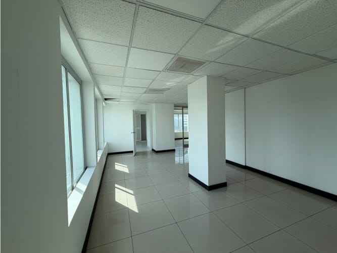 Oficina en venta en El Prado, Barranquilla, 223 m² · foto 2 de 21