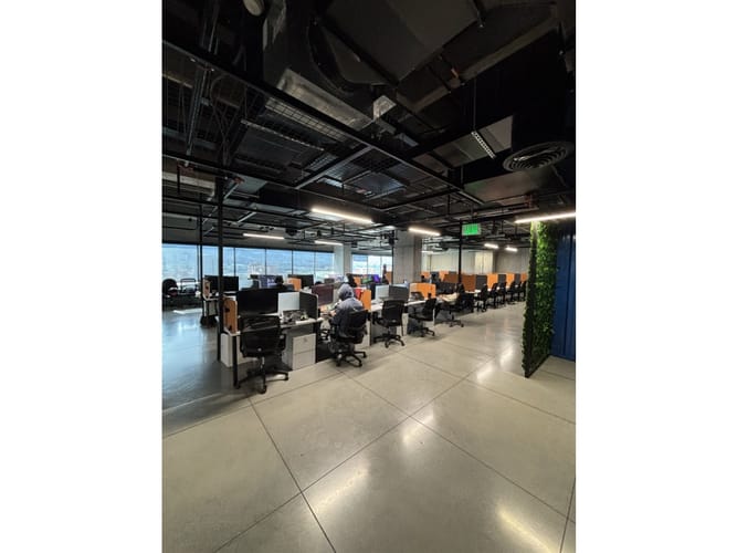 Oficina en arriendo en La Aguacatala, Medellín, 909 m² · foto 21 de 24