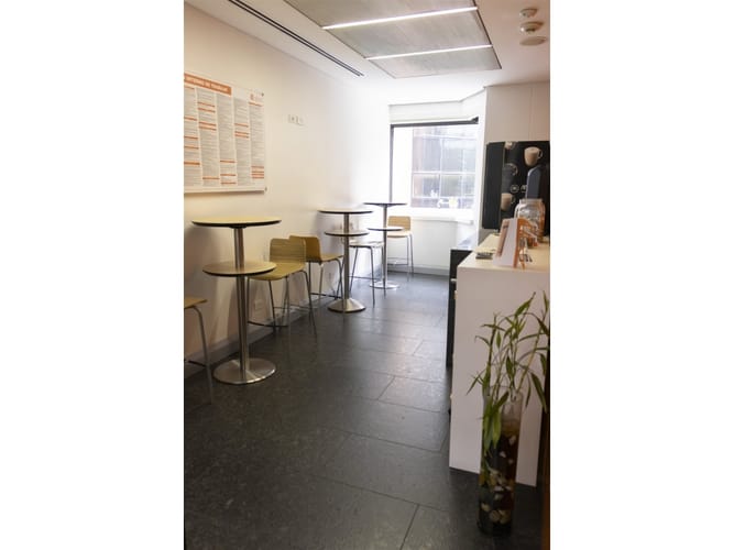 Oficina en arriendo en La Aguacatala, Medellín, 610 m² · foto 10 de 11