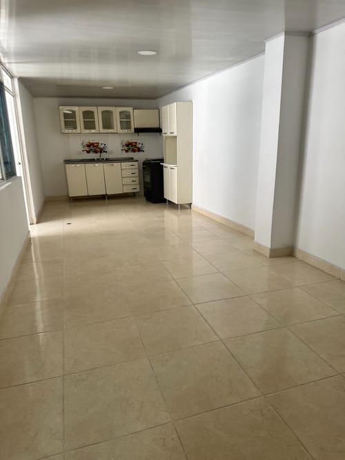 Casa de 6 alcobas en venta en La Macarena Parte Baja, Ibagué, 300 m² · foto 4 de 11