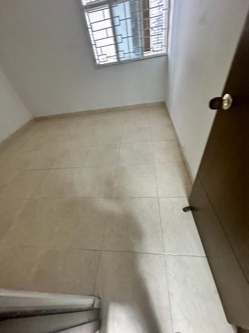 Casa de 6 alcobas en venta en La Macarena Parte Baja, Ibagué, 300 m² · foto 5 de 11