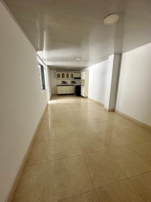 Casa de 6 alcobas en venta en La Macarena Parte Baja, Ibagué, 300 m² · foto 3 de 11