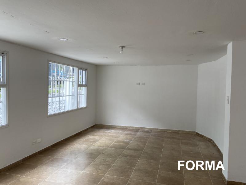Casa en venta en Santa Barbara Oriental, Bogotá · foto 2 de 24