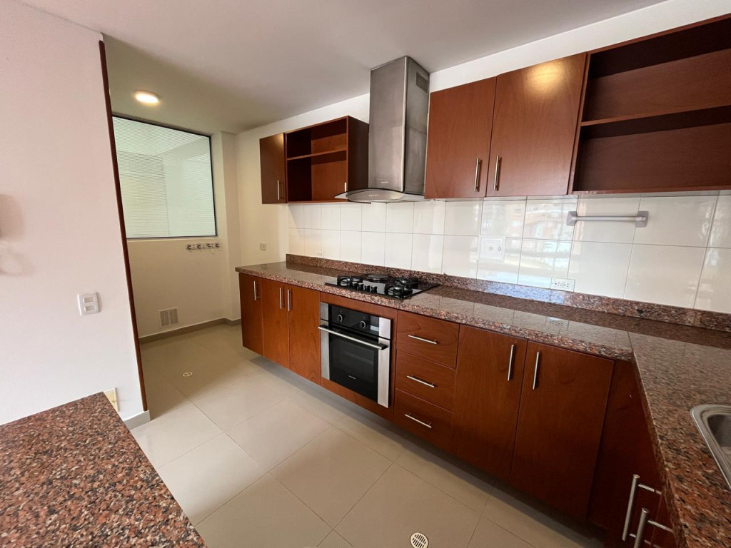 Apartamento en venta en Los Rosales, Bogotá · foto 2 de 24