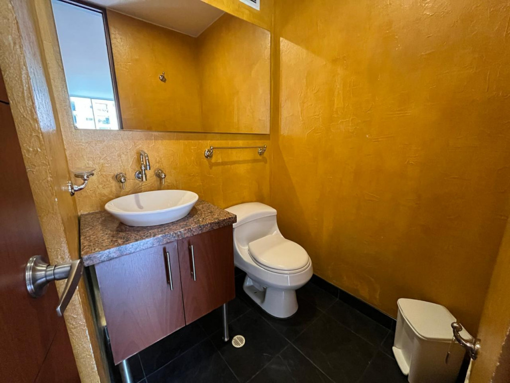 Apartamento en venta en Los Rosales, Bogotá · foto 7 de 24