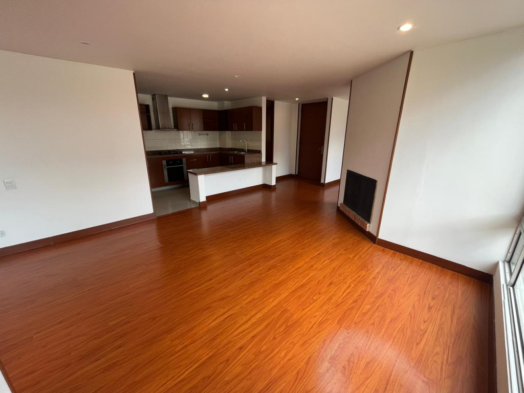 Apartamento en venta en Los Rosales, Bogotá · foto 8 de 24