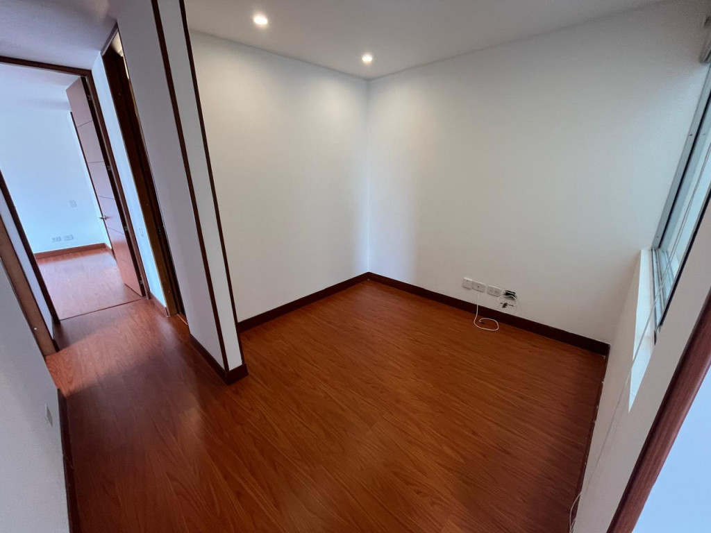 Apartamento en venta en Los Rosales, Bogotá · foto 11 de 24