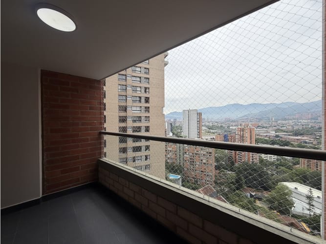 Apartamento de 3 alcobas en arriendo en Santa Maria De Los Angeles, Medellín, 108 m² · foto 2 de 12