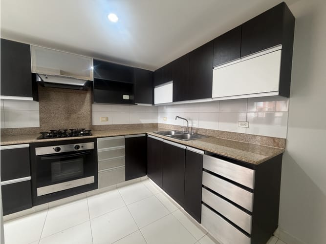 Apartamento de 3 alcobas en arriendo en Santa Maria De Los Angeles, Medellín, 108 m² · foto 6 de 12