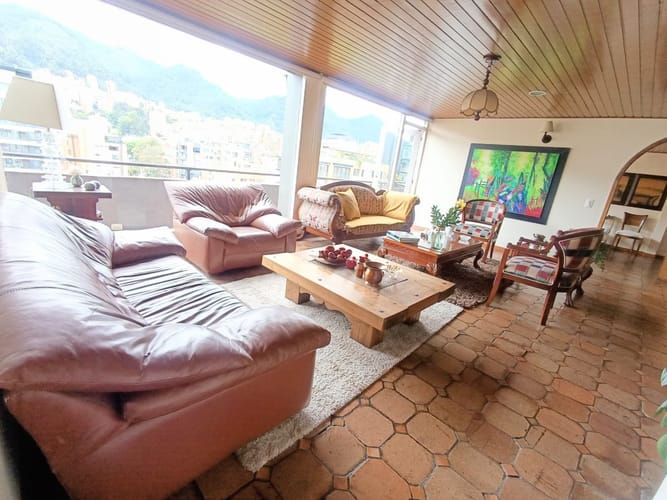 Apartamento de 3 alcobas en venta en Chapinero, Bogotá, 223 m² · foto 3 de 24