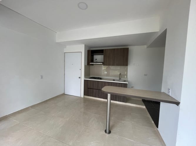 Apartamento de 2 alcobas en venta en Centro, Rionegro, 52 m² · foto 2 de 20