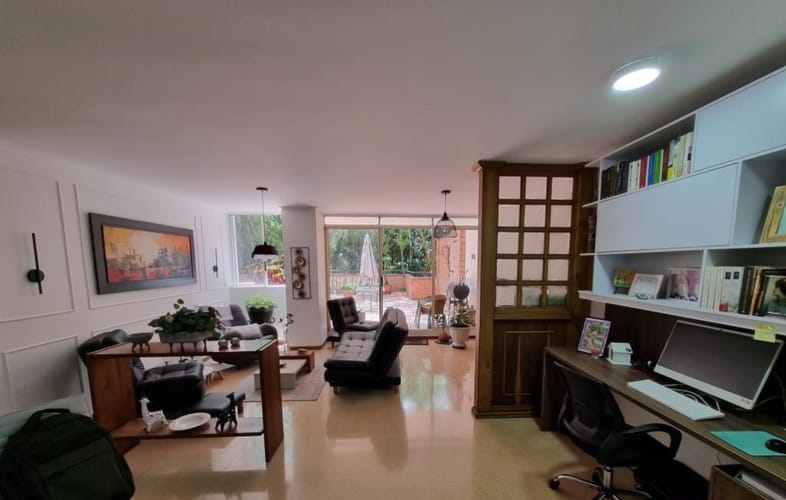 Apartamento de 3 alcobas en arriendo en Castropol, Medellín, 130 m² · foto 2 de 19