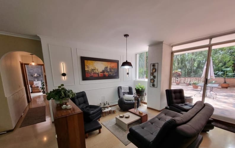 Apartamento de 3 alcobas en arriendo en Castropol, Medellín, 130 m² · foto 5 de 19