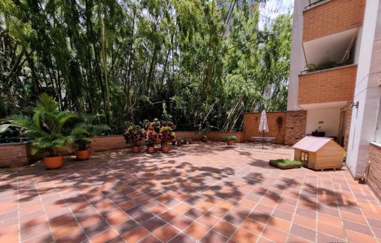 Apartamento de 3 alcobas en arriendo en Castropol, Medellín, 130 m² · foto 12 de 19