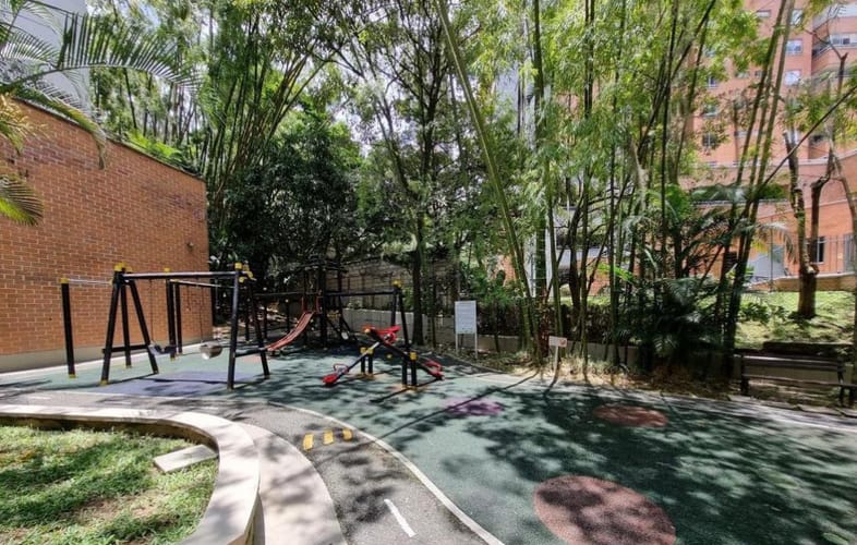 Apartamento de 3 alcobas en arriendo en Castropol, Medellín, 130 m² · foto 18 de 19