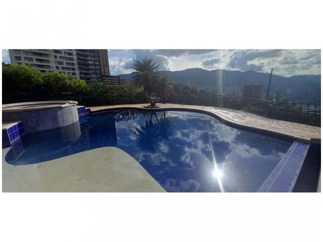 Casa de 5 alcobas en venta en Sabaneta Real, Sabaneta, 611 m² · foto 2 de 19