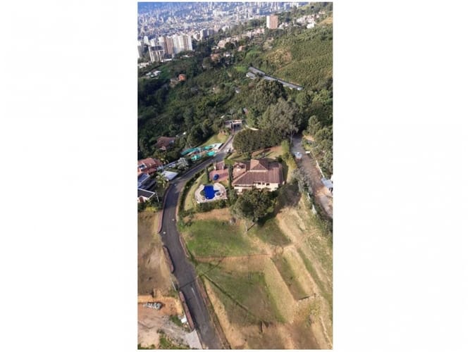 Casa de 5 alcobas en venta en Sabaneta Real, Sabaneta, 611 m² · foto 3 de 19