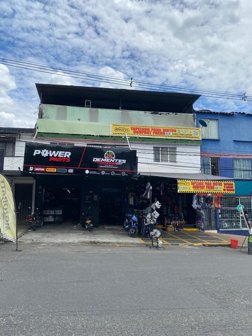 Casa de 3 alcobas en venta en El Carmen, Ibagué, 437 m² · foto 2 de 10