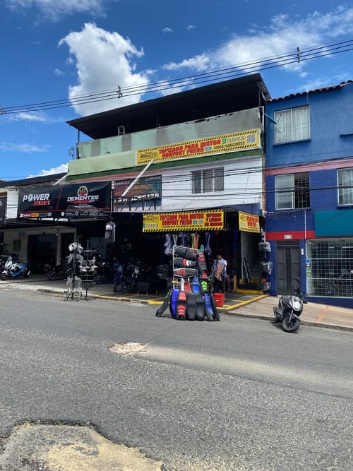 Casa de 3 alcobas en venta en El Carmen, Ibagué, 437 m² · foto 10 de 10