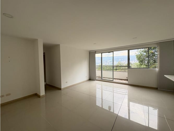 Apartamento de 2 alcobas en venta en El Rodeo, Medellín, 81 m² · foto 2 de 20