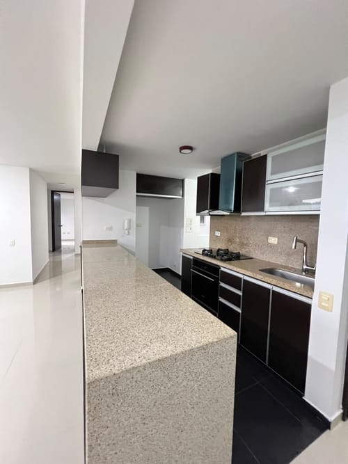 Apartamento de 3 alcobas en arriendo en Versalles, Floridablanca, 95 m² · foto 4 de 18