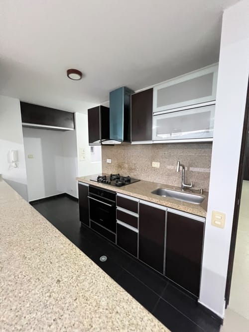 Apartamento de 3 alcobas en arriendo en Versalles, Floridablanca, 95 m² · foto 6 de 18