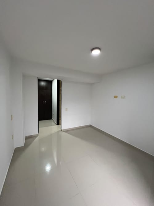 Apartamento de 3 alcobas en arriendo en Versalles, Floridablanca, 95 m² · foto 8 de 18