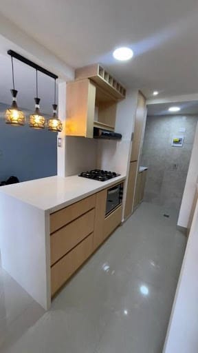 Apartamento de 3 alcobas en venta en La Candelaria, Medellín, 48 m² · foto 2 de 19
