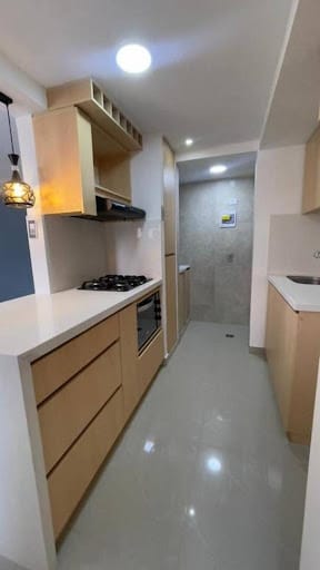 Apartamento de 3 alcobas en venta en La Candelaria, Medellín, 48 m² · foto 3 de 19