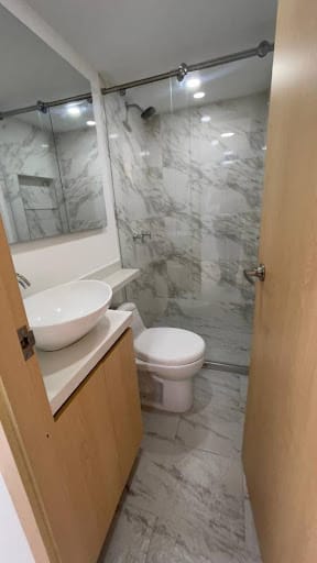 Apartamento de 3 alcobas en venta en La Candelaria, Medellín, 48 m² · foto 10 de 19