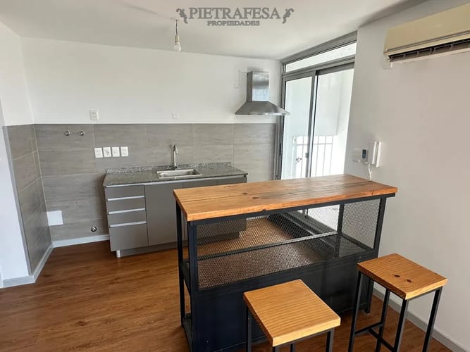Apartamento en alquiler, 1 dormitorio, 1 baño, balcón, terraza, garaje. Tres Cruces. · Foto 8