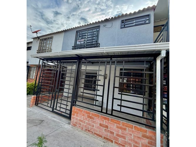 Casa de 4 alcobas en venta en Ub Tulipanes De La Italia I, Palmira, 120 m² · foto 2 de 21