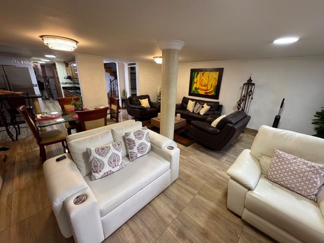 Casa de 5 alcobas en venta en La Mota, Medellín, 110 m² · foto 3 de 9
