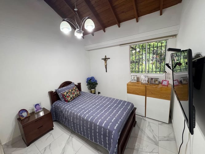 Casa de 5 alcobas en venta en La Mota, Medellín, 110 m² · foto 7 de 9