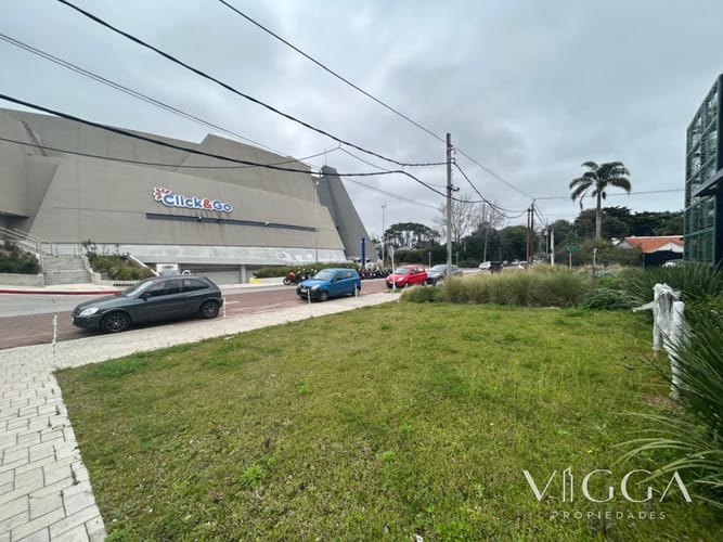 Local Comercial Alquiler Anual Zona Punta Shopping · Foto 3