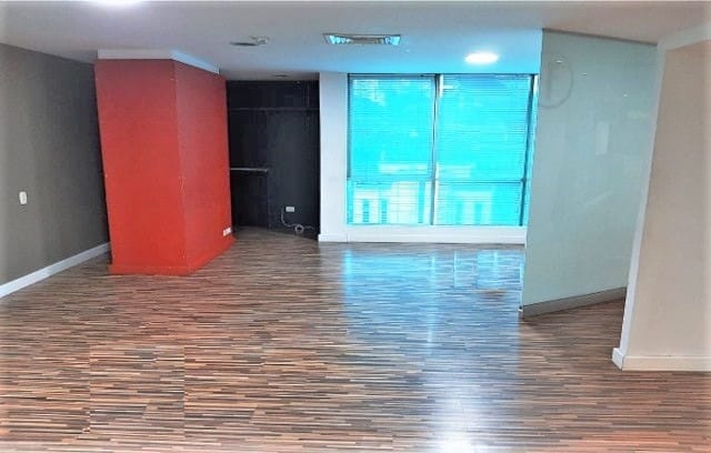 Oficina en arriendo en El Poblado, Medellín, 255 m² · foto 6 de 8