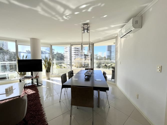 Apartamento alquiler anual Punta del este 3 dormitorios más dependencia Aidy grill · Foto 4