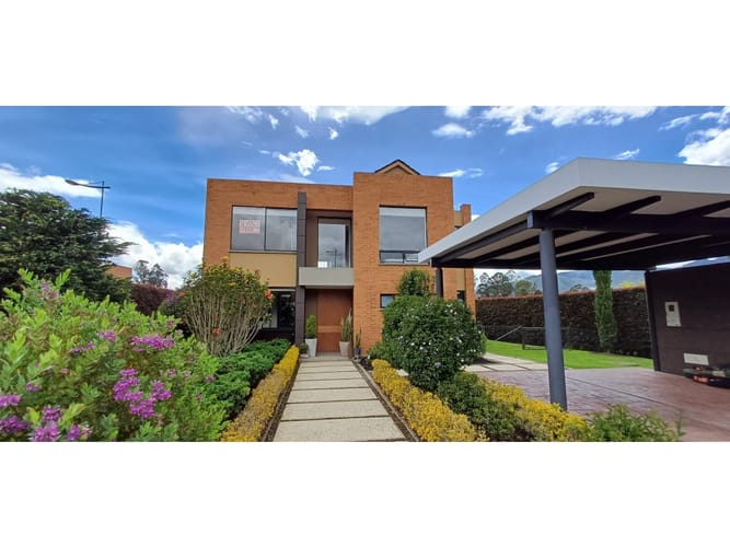 Casa de 3 alcobas en venta en Santa Isabel, La Calera, 260 m² · foto 2 de 24