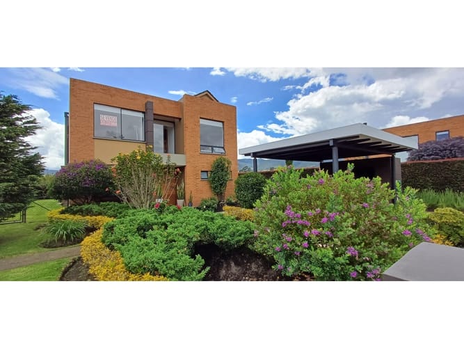 Casa de 3 alcobas en venta en Santa Isabel, La Calera, 260 m² · foto 3 de 24