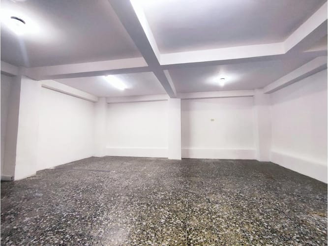 Local en venta en Toscana, Medellín, 90 m² · foto 2 de 12