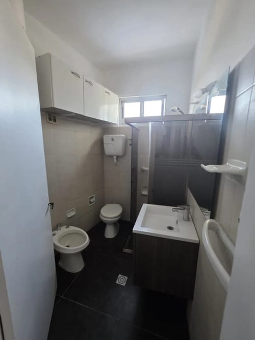 Alquiler Apartamento De 2 Dormitorios Baño Y Cocina A Nuevo En La Blanqueada · Foto 8