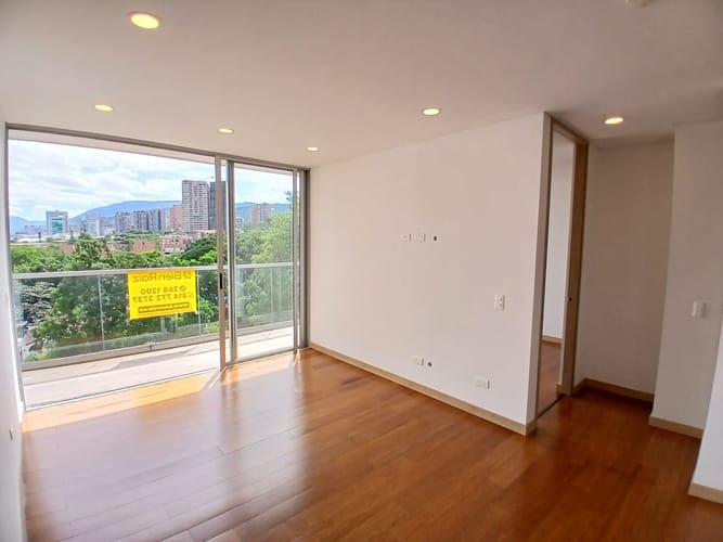 Apartamento de 2 alcobas en arriendo en El Diamante No. 2, Medellín, 72 m² · foto 4 de 10