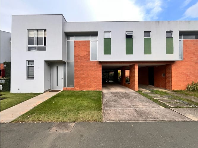 Casa de 3 alcobas en venta en Alfaguara, Jamundí, 240 m² · foto 2 de 24