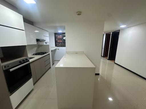 Apartamento de 3 alcobas en arriendo en Pontevedra, Envigado, 78 m² · foto 5 de 18